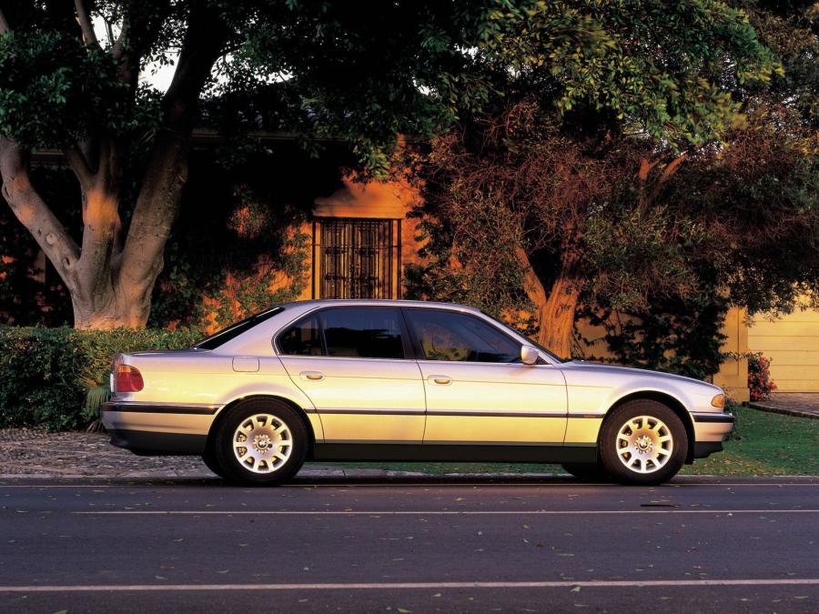 BMW 730d 1998 года  (фото 3 из 9)